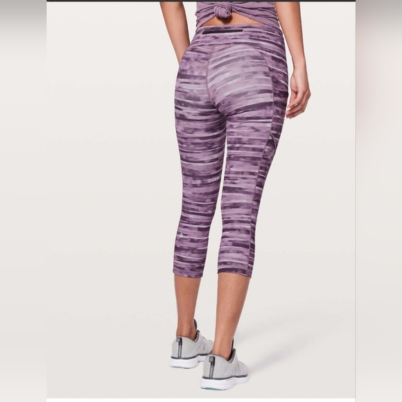 Lululemon Athletica Speed Up Crop 21" Shadowed Smoked Mullberry Leggings - Picture 8 of 15